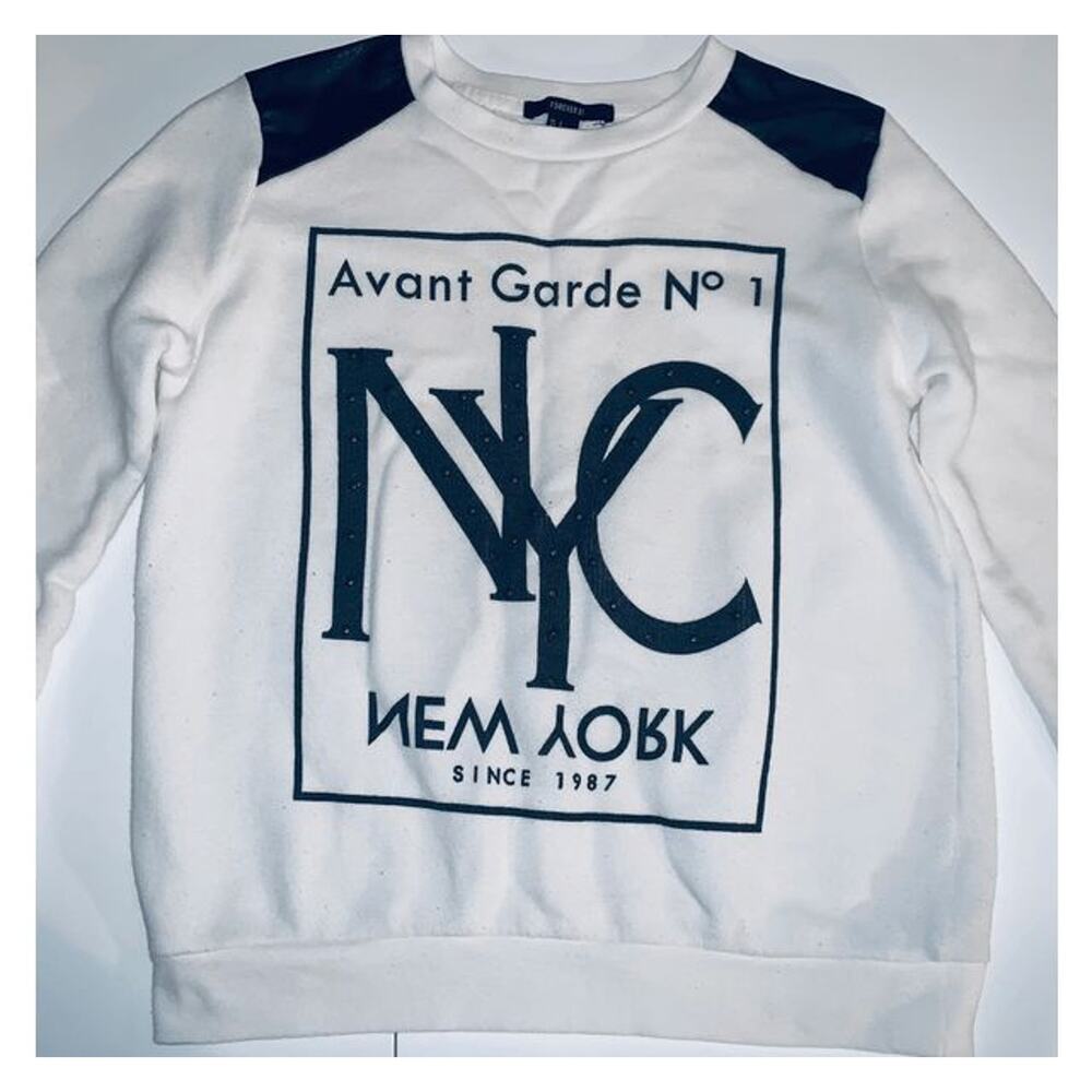 Forever 21 New York Avant Garde Sweatshirt NYC